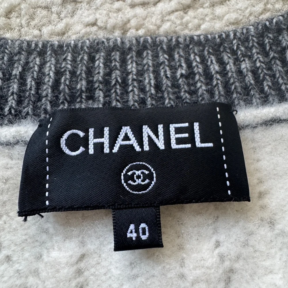 ✨Vintage Rare CHANEL Knit Wool & Cashmere White Vest Sleeveless Top CC Logo 40 - Picture 3 of 8